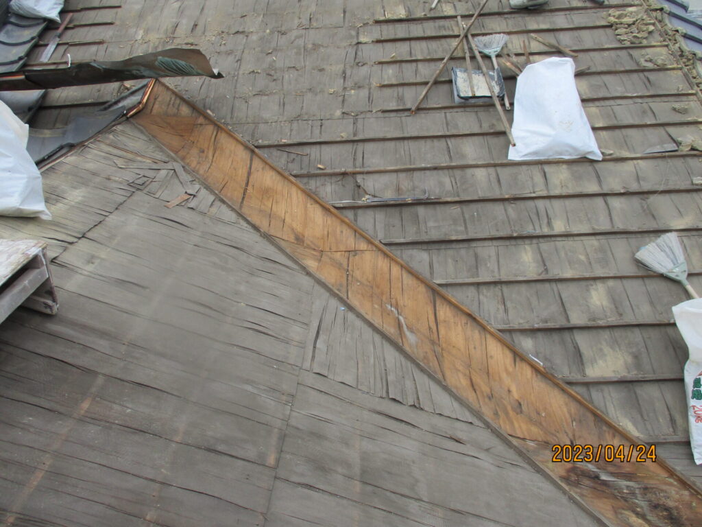 静岡県沼津市　瓦屋根　ルーフィング張り替え・棟瓦取り直し工事