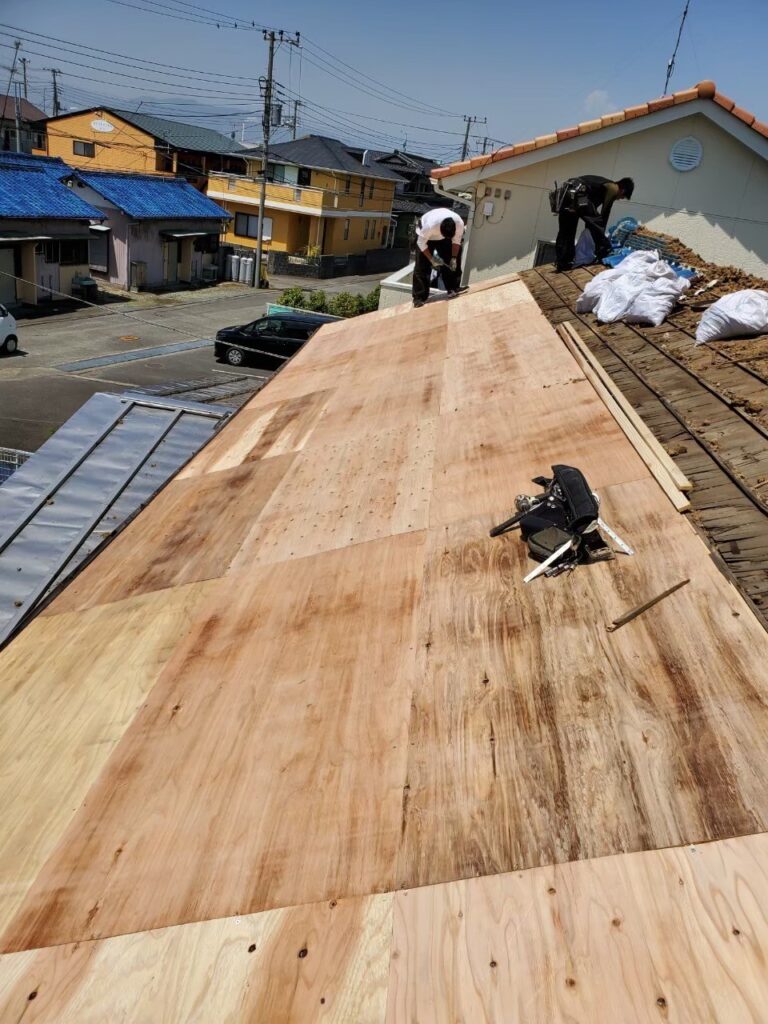 静岡県富士市　屋根張り替え　瓦からセネター＆立て平　張り替え工事