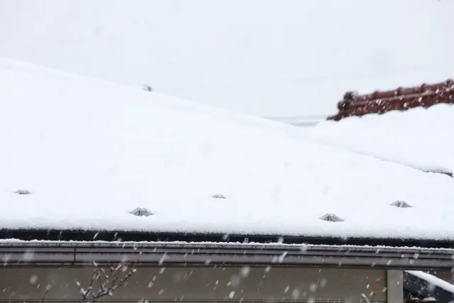 屋根 雪止め