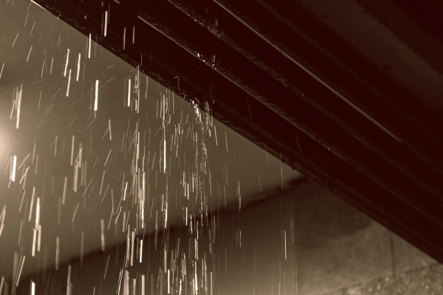 谷樋　雨漏りの原因　オーバーフロー