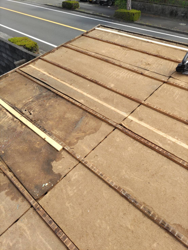 焼津市H様トタン雨漏り修理_施工中下地2