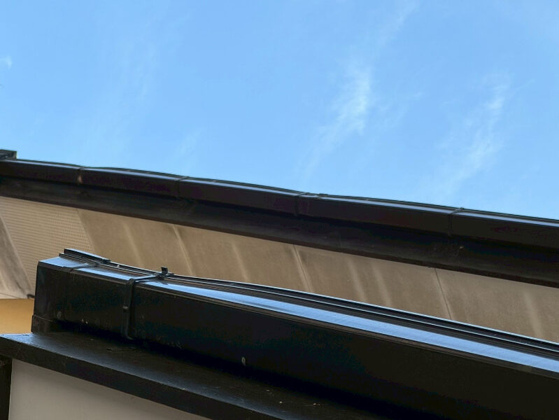 藤枝市J様邸_雨漏り修理SGLカバー_塗装施工前軒天