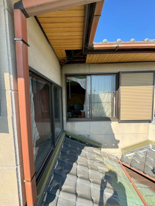 静岡県焼津市_軒天補修_施工前