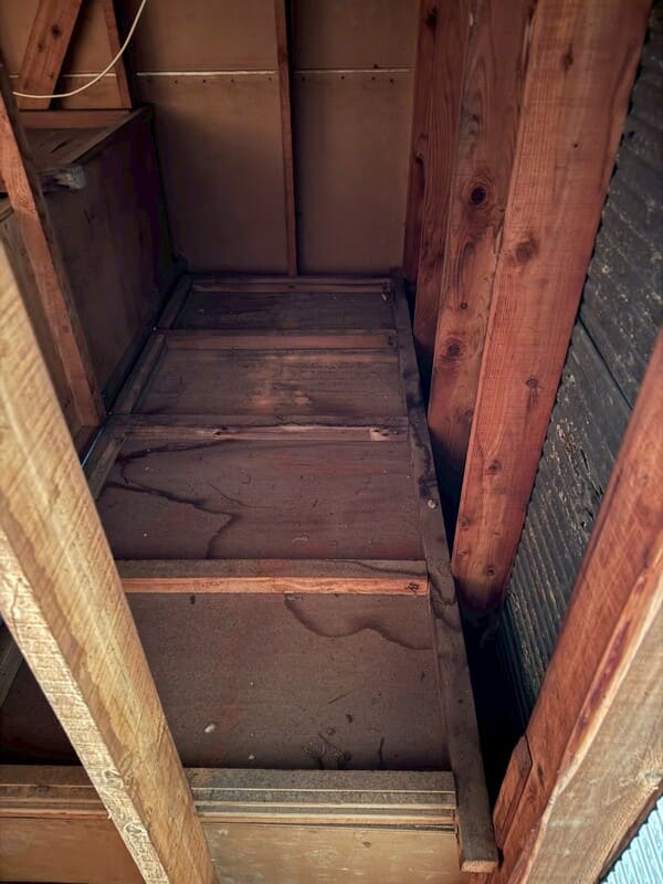 静岡県焼津市_霧よけ工事_施工前_小屋裏