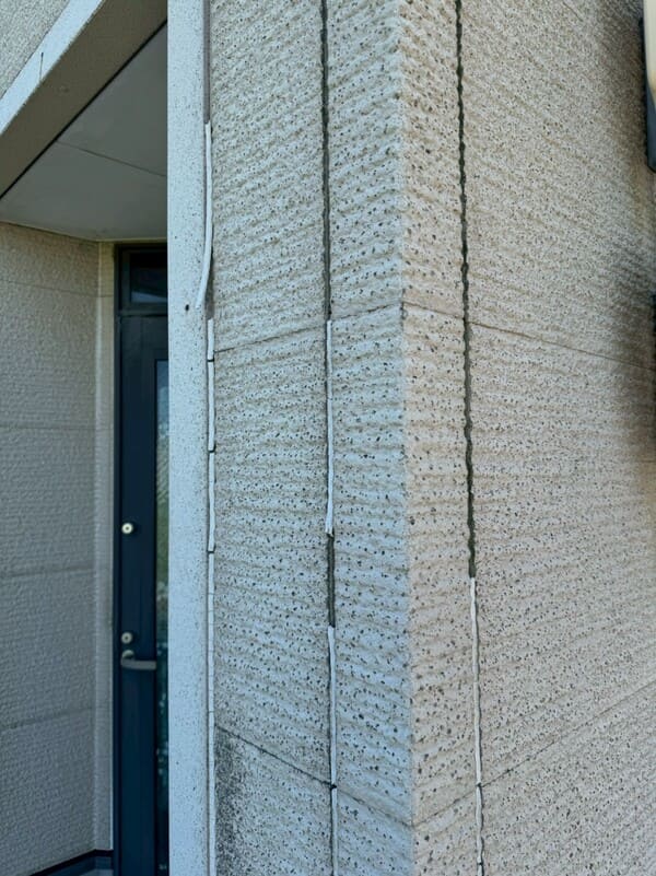 静岡県藤枝市_外壁工事_玄関_施工前